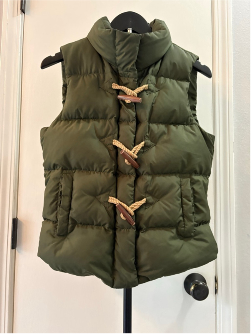 J.Crew Down Puffer Vest Women's XS Olive Green Wood Rope Toggle Full Zi - Picture 2 of 8